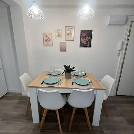 Apartment Piso Recien Reformado En El Centro De Santander, Zona Estaciones *